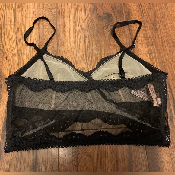 NEW Victoria’s Secret Lacey Design Bra - Picture 4 of 5